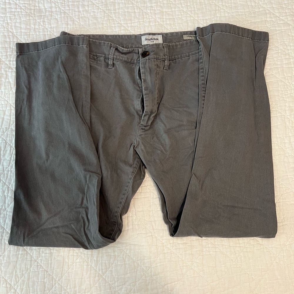 Goodfellow & Co. Gray men’s straight fit pants 33Wx30L Hennepin Chino